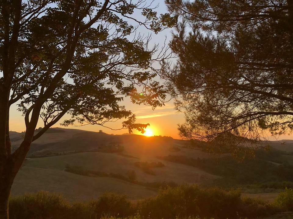 Podere San Francesco Bed & Breakfast Volterra Bagian luar foto