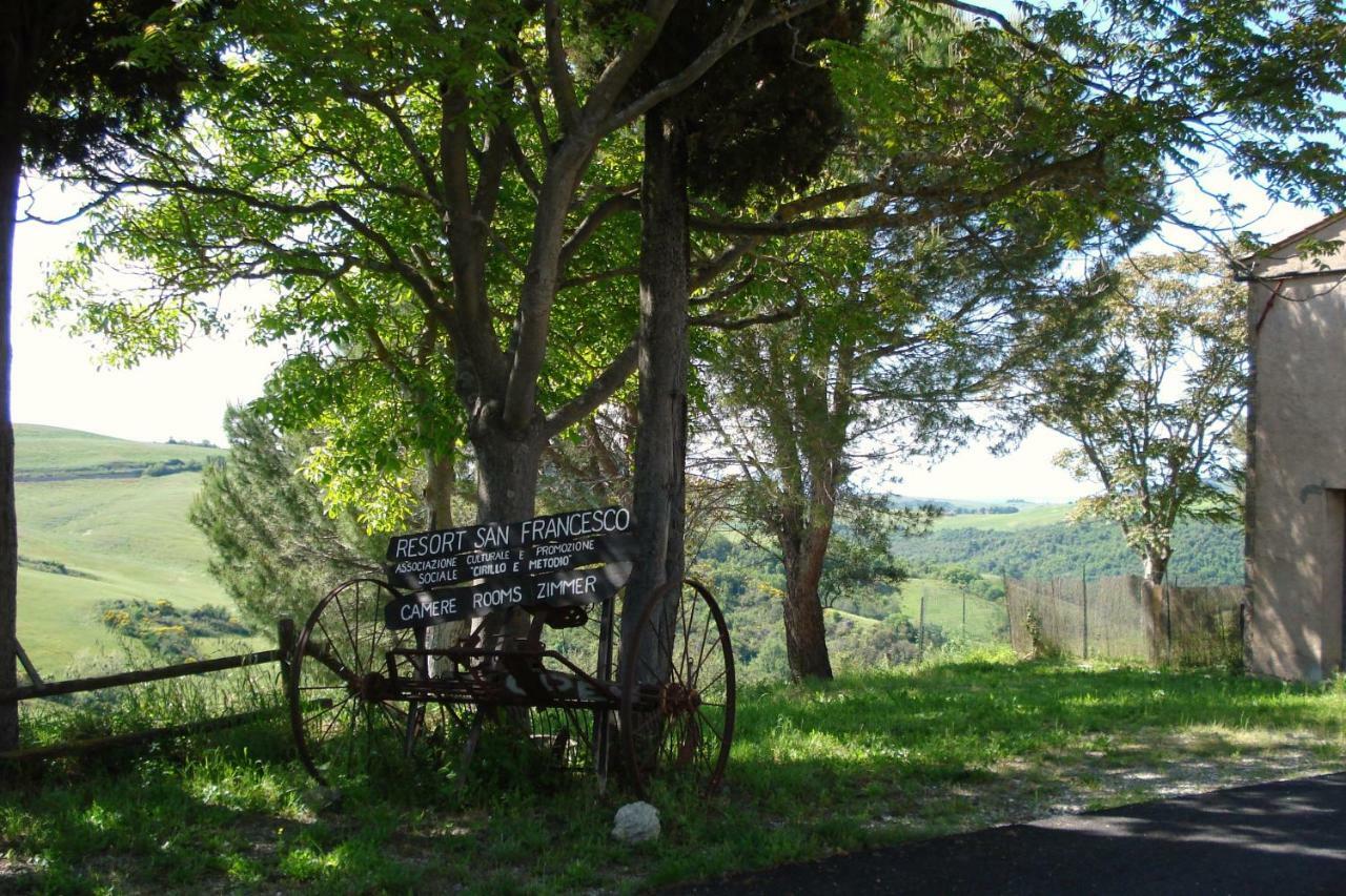 Podere San Francesco Bed & Breakfast Volterra Bagian luar foto