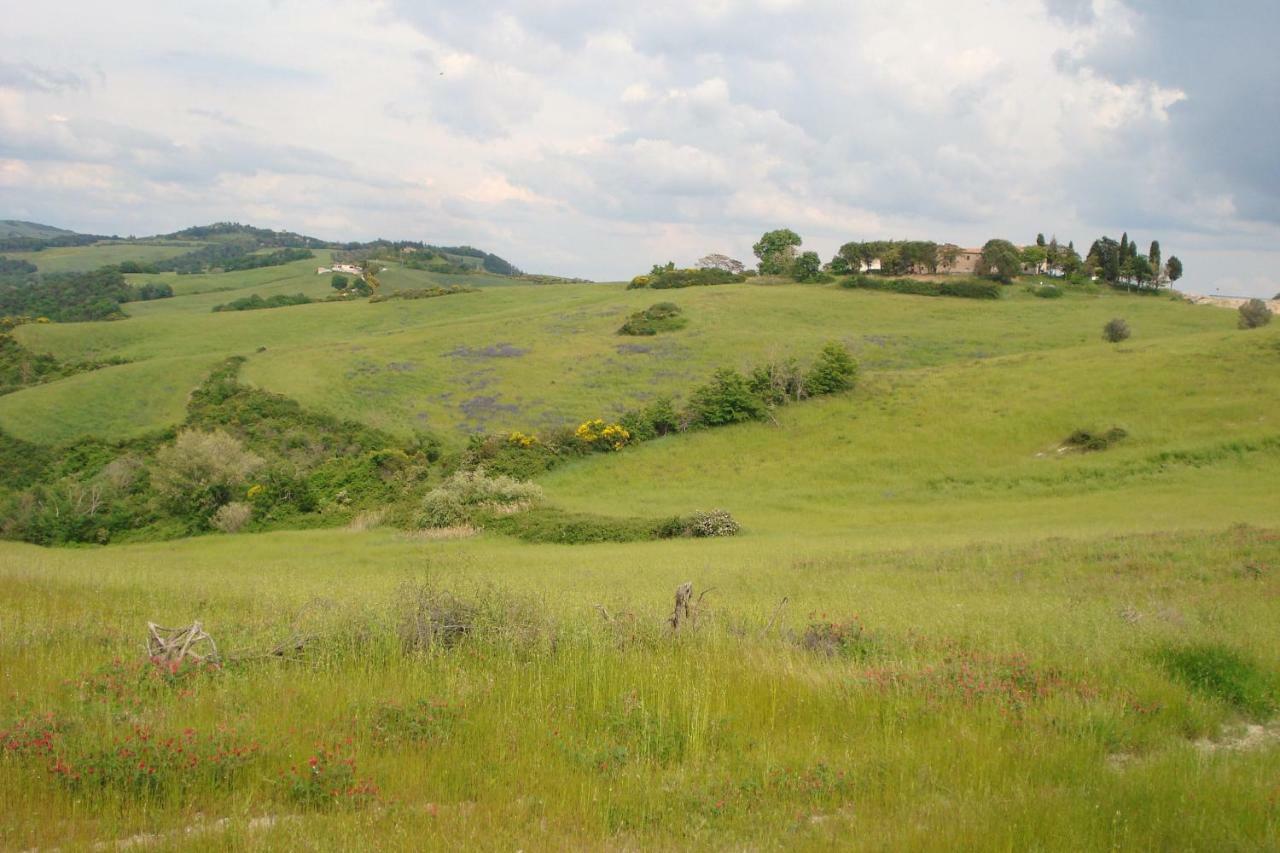 Podere San Francesco Bed & Breakfast Volterra Bagian luar foto
