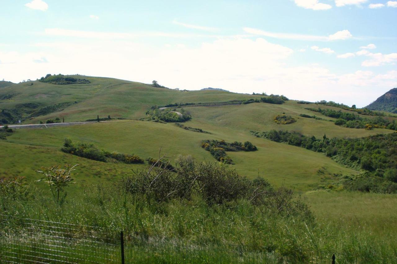 Podere San Francesco Bed & Breakfast Volterra Bagian luar foto
