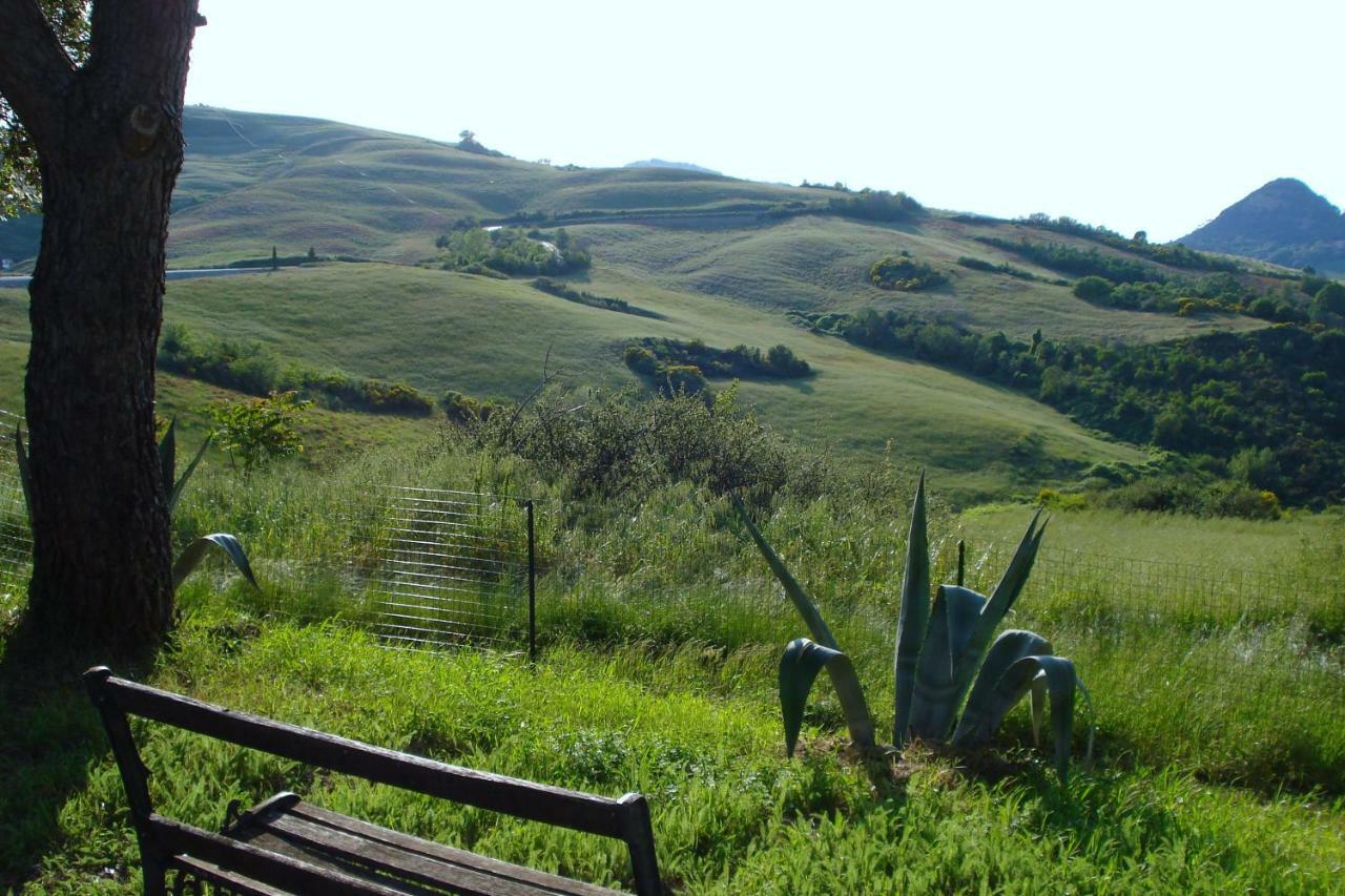 Podere San Francesco Bed & Breakfast Volterra Bagian luar foto