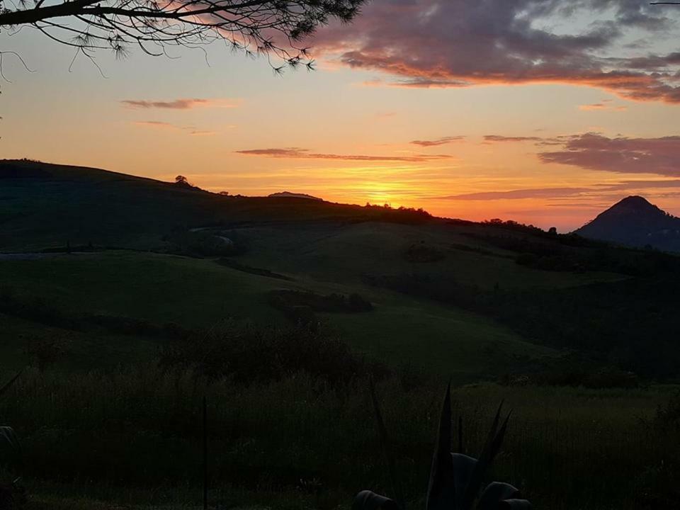 Podere San Francesco Bed & Breakfast Volterra Bagian luar foto