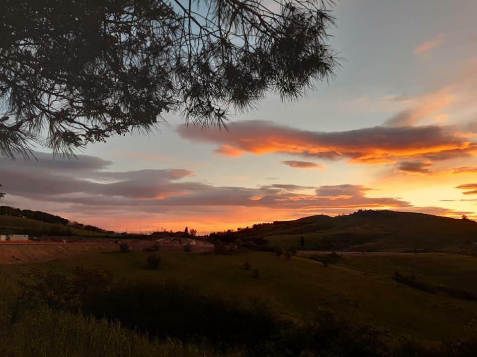 Podere San Francesco Bed & Breakfast Volterra Bagian luar foto